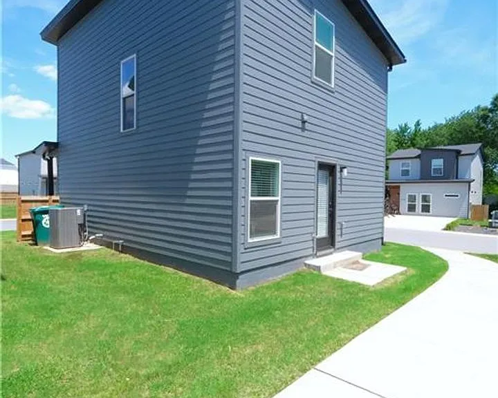 1081 Boardwalk Ave — Photo 12