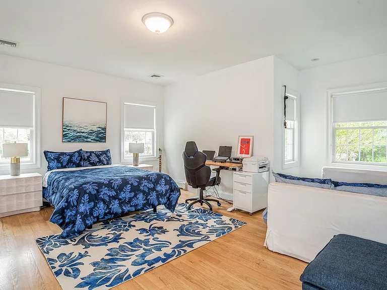 17 Felix Ave — Photo 10