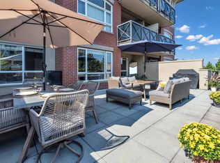 2970 King George Blvd #223, Surrey, BC V4P0E6