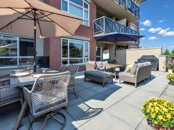 2970 King George Blvd #223, Surrey, BC V4P 0E6