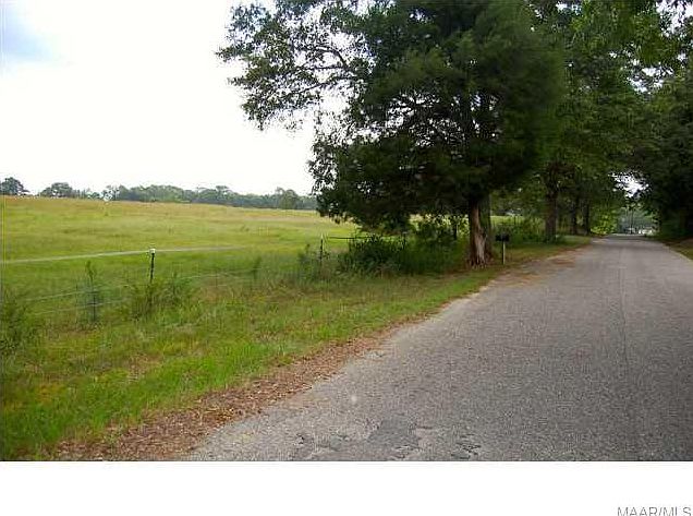 2nd image of 3000 Gowan Rd