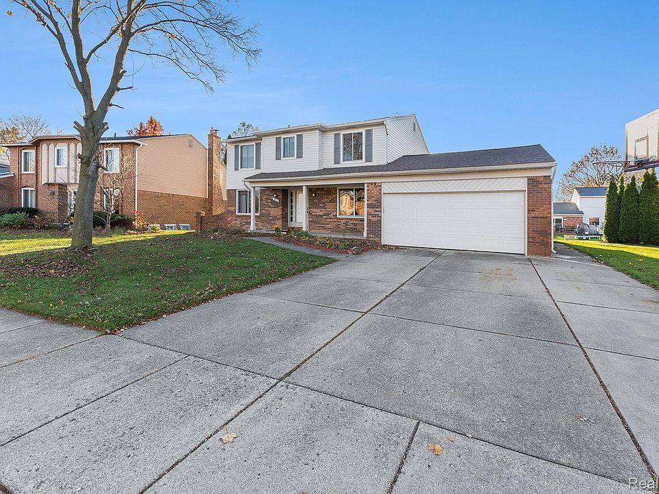 1st image of 4425 Clarke Dr