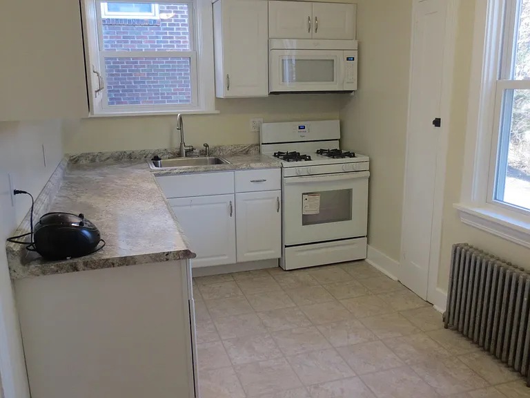 163 Morrison Dr — Photo 6