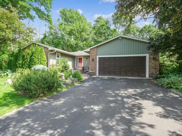 8665 Black Maple Dr, Eden Prairie, MN 55344
