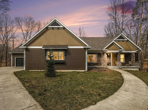 13225 Ducheny Dr, Gowen, MI 49326