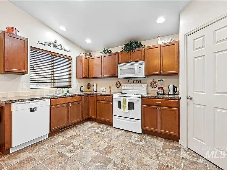 11407 Willamette Way — Photo 4
