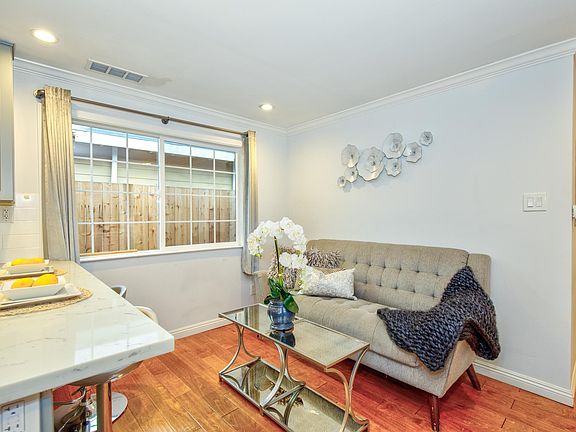 5th image of 740A Hamilton Ave