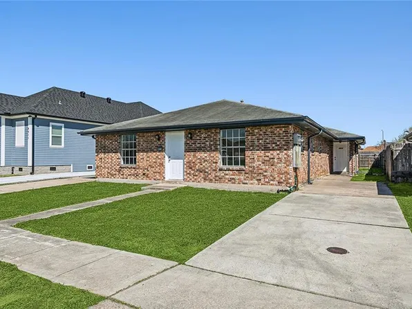 8513 Regiment Dr, Chalmette, LA 70043