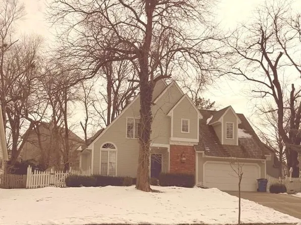 7609 W 115th St, Overland Park, KS 66210