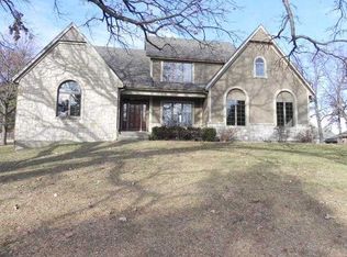 10112 W 67th St, Merriam, KS 66203