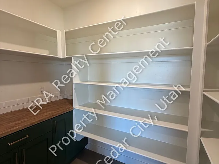 2180 S Bluff Dr — Photo 10
