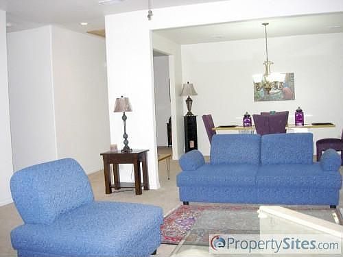 5th image of 121 E Taylor Dr