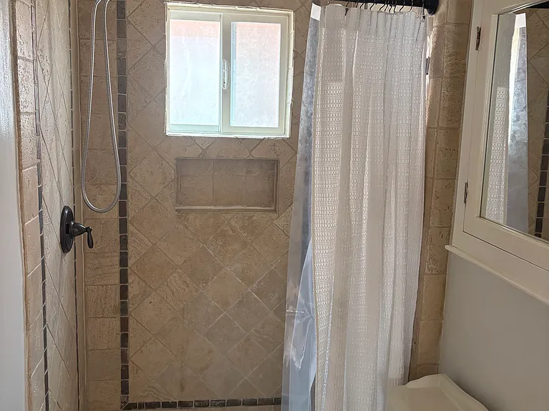 130 Covina Ave — Photo 16