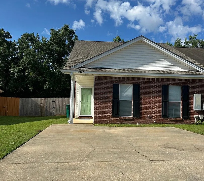 105 Jamestown Loop