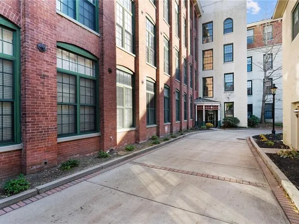 15 Higgins St APT 204, Smithfield, RI 02917