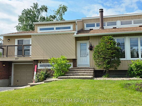 2nd image of 237 Queen St W