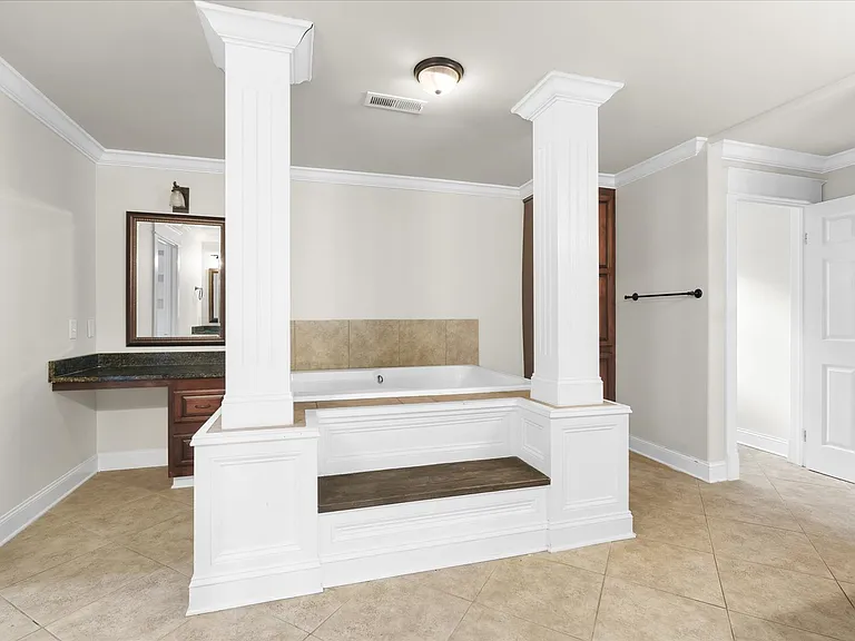 708 Shelby Ave — Photo 25