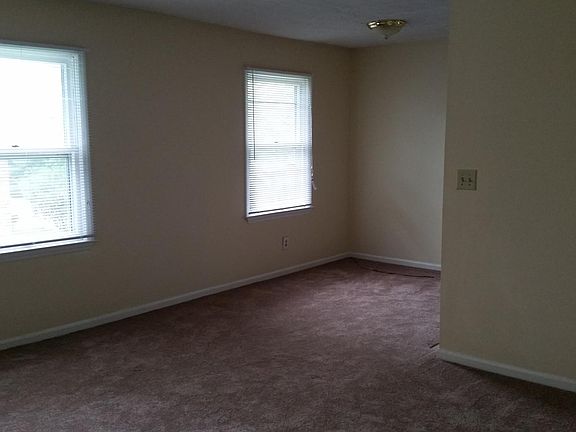 5th image of 409 Lenney Dr APT 4