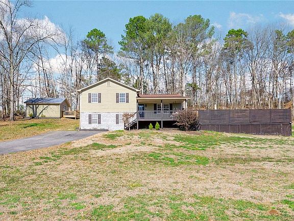 2nd image of 3262 Poplar Springs Rd