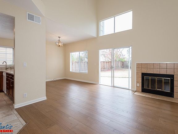 3rd image of 1423 Gordy Dr