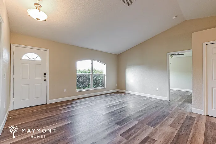2897 Grayton St — Photo 3
