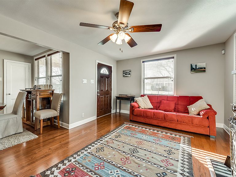 Listing photo 3