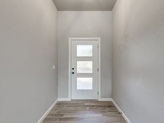 3rd image of 2512 Sequoia Park Dr