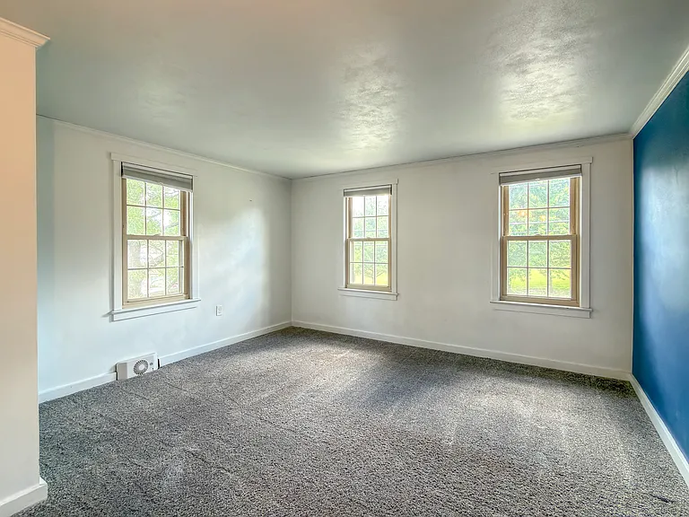 1011 Reading Rd — Photo 10