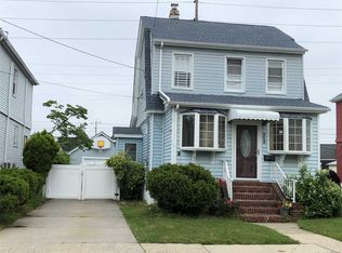 245 Cochran Pl, Valley Stream, NY 11581