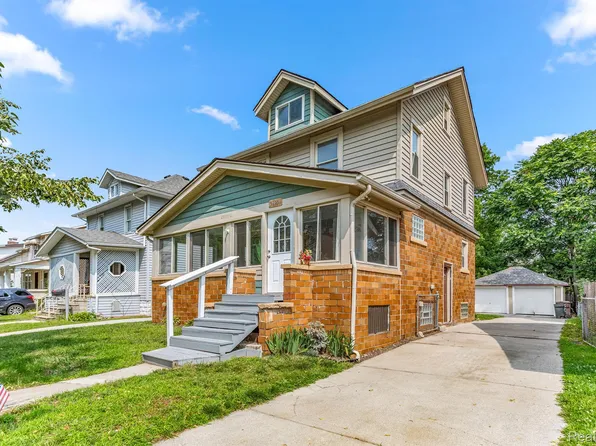 34904 Ash St, Wayne, MI 48184