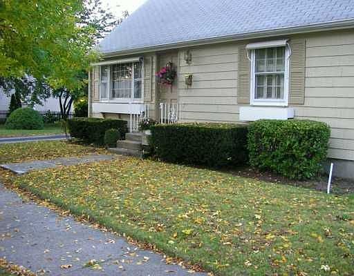 Adorable Ranch in great neighborhood!