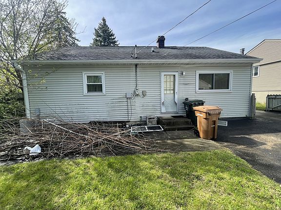 2nd image of 400 E Altgeld Ave