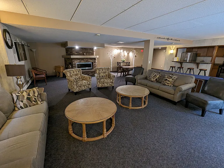 Cedarwood West Apartments — Photo 11
