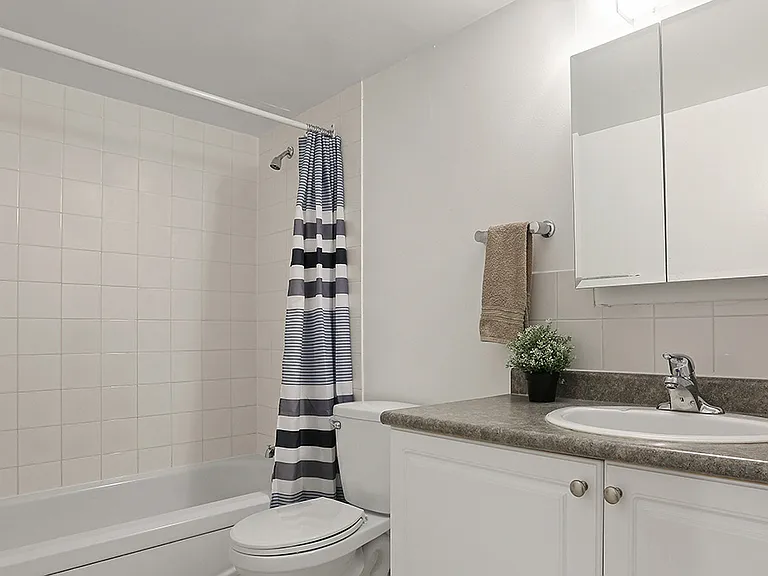 815 4th Ave SW — Photo 39