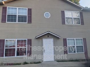 215 S Hudson St APT B3, Buckner, MO 64016