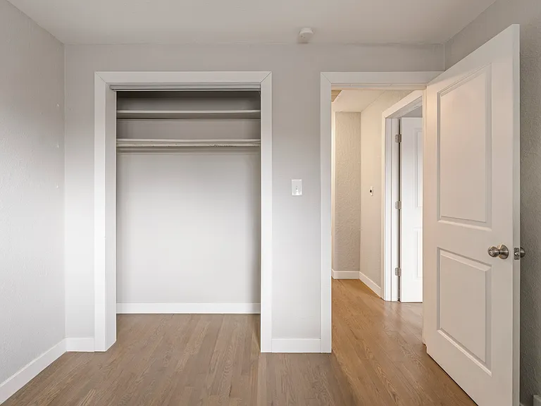 2224 Kenton St — Photo 12