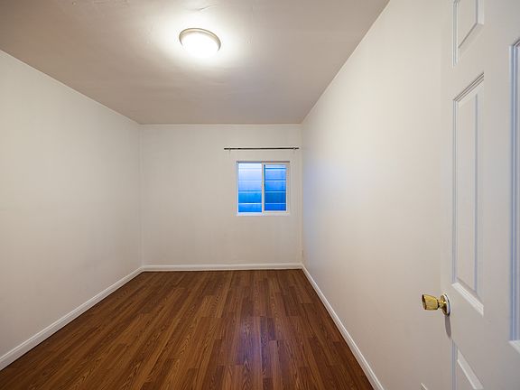 3rd image of 27 Ceres St