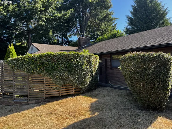 1650 N 17th St, Coos Bay, OR 97420