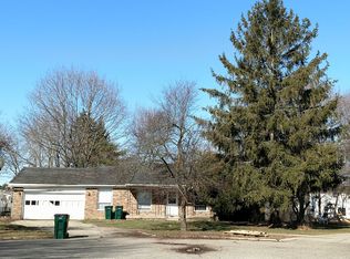 2900 Imperial Cir, Lansing, MI 48912