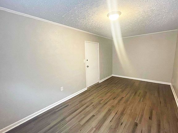 5th image of 563 Lowell Ave APT 11