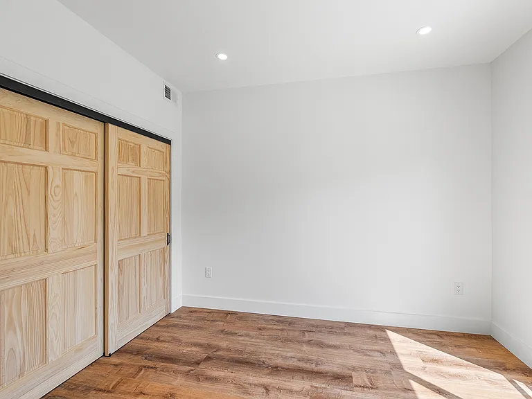 708 N 43rd St #4 — Photo 16
