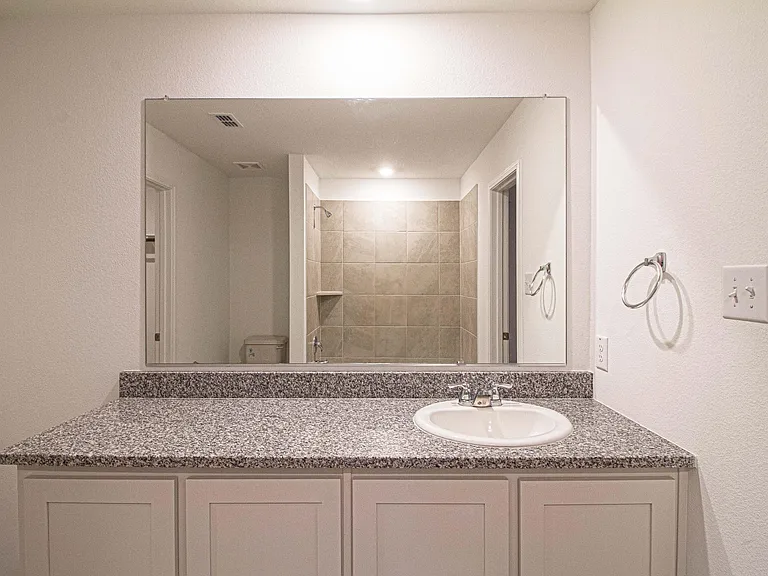 404 Dewberry St — Photo 15