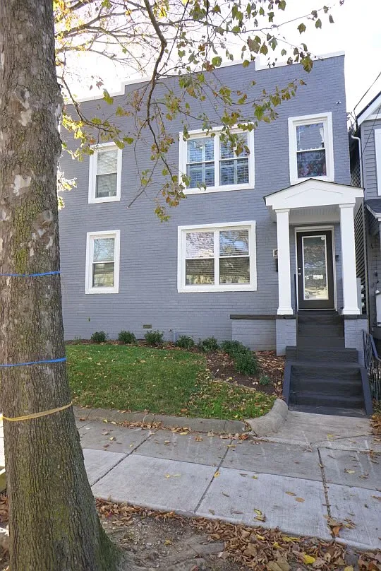 2 bed, 779 sqft, $2,900 — Photo 1
