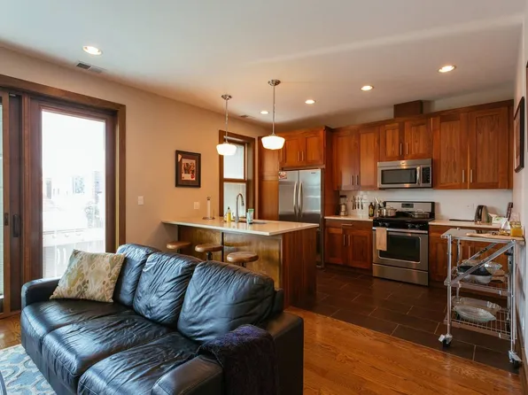 3440 N Southport Ave #3W, Chicago, IL 60657