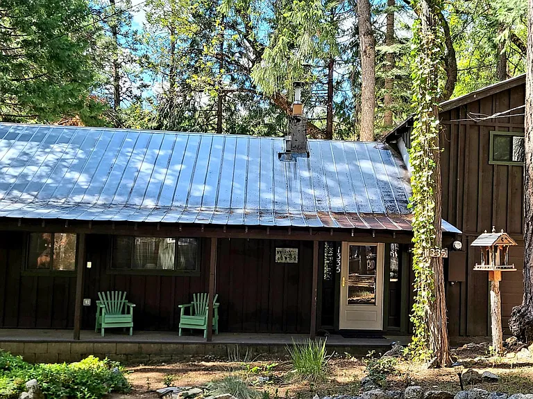 1335 Silver Fork Ave — Photo 5
