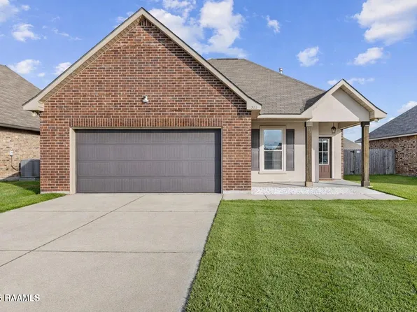 203 Saint Gaspar St, Youngsville, LA 70592