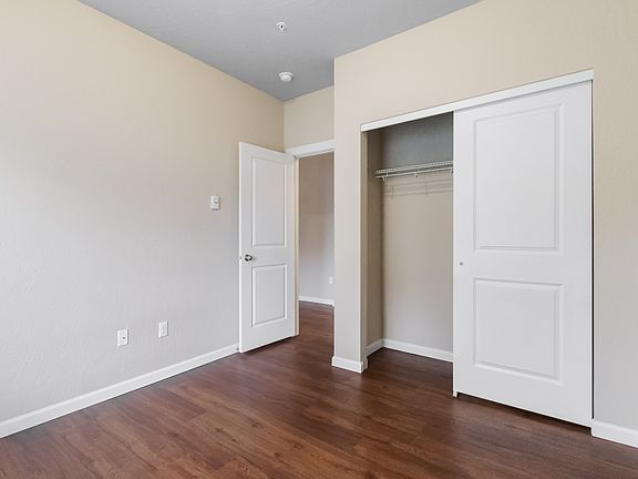 4th image of 1100 W Rustic Lodge Dr APT 101