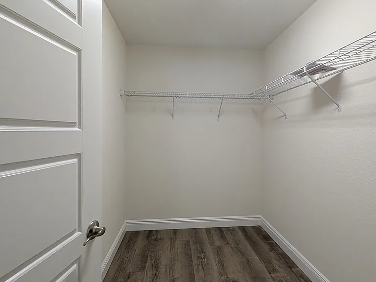 387 E Caldwell Dr — Photo 5
