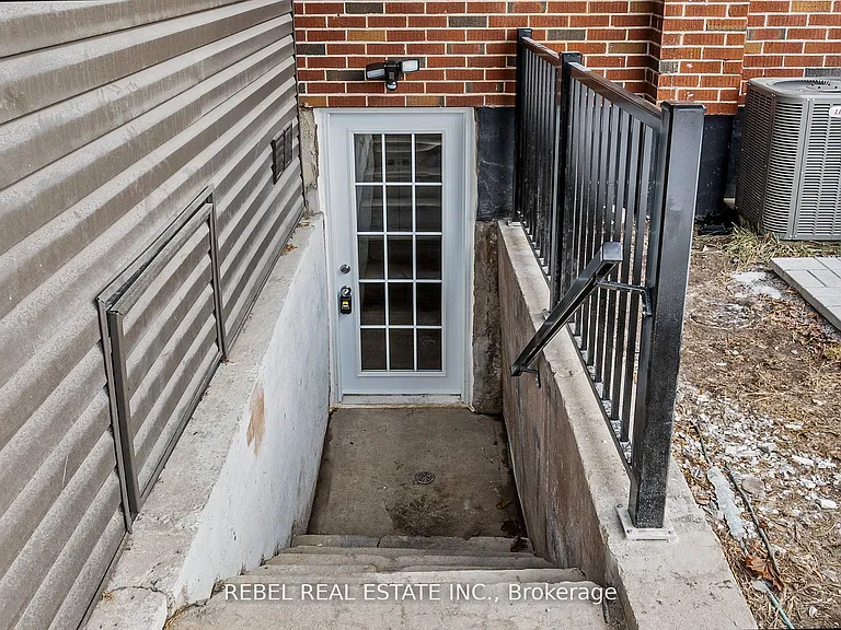 332 Cadillac Ave S #2 — Photo 3