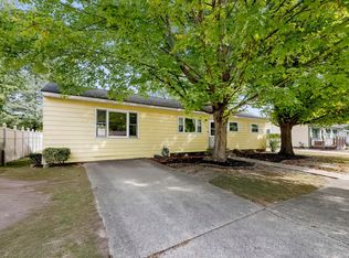 215 S Clinton St, New Buffalo, MI 49117